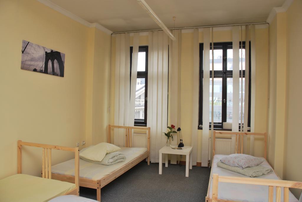 Hostel Kamienica Rynek 7 Katowice Kamer foto