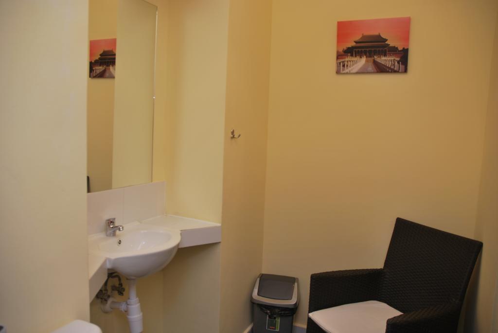 Hostel Kamienica Rynek 7 Katowice Kamer foto